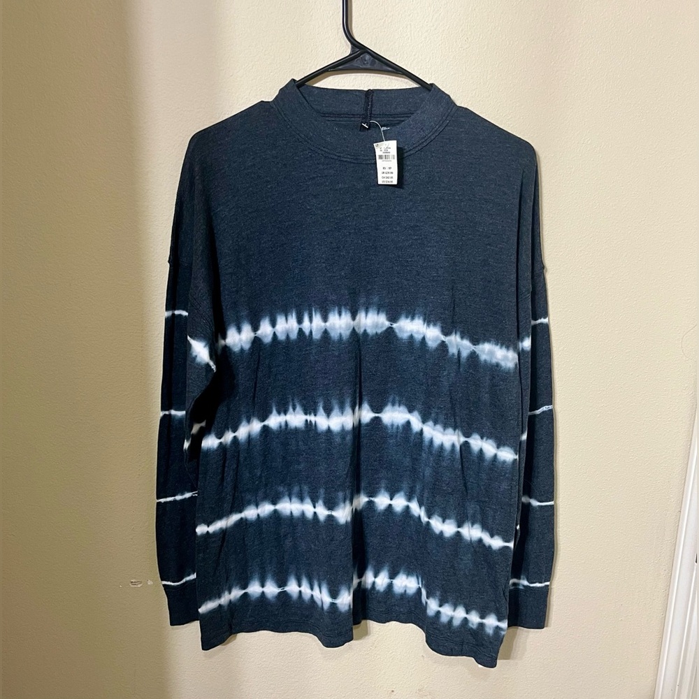 Victoria’s Secret PINK Tie-Dye Long Sleeve Crewneck NWT